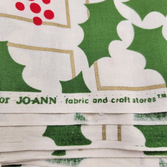 Holly Leaves and Berries Joann Fabrics Christmas Holidays Cotton 3.75 Yards - Picture 2 of 2